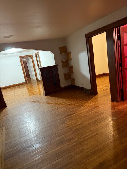 Building Photo - 470 Winspear Ave