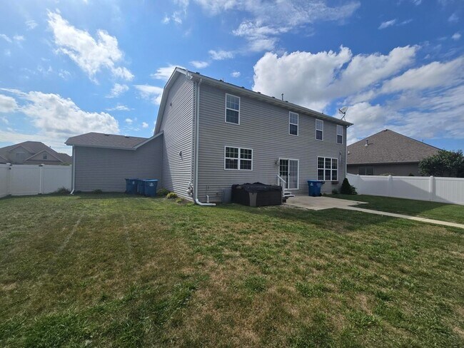 Building Photo - 10091 Pearwood Dr