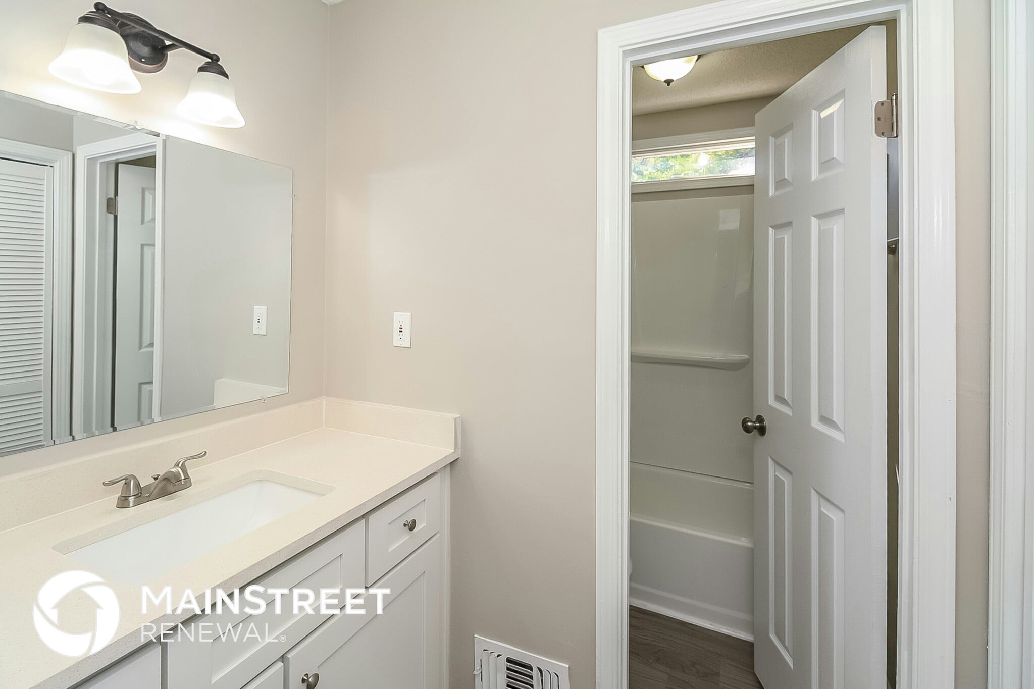 Building Photo - 10972 Clearwater Dr