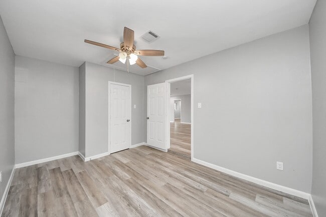 Building Photo - 7922 Sheree St