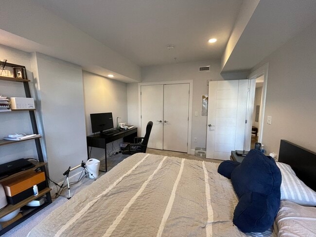 Building Photo - 262 Monsignor O'Brien Hwy