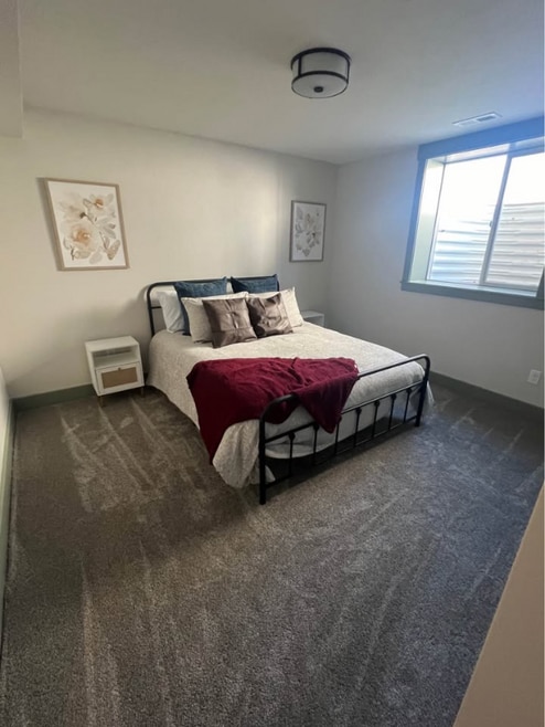 Building Photo - 422 W 18th St