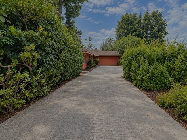 Building Photo - 108 Barret Rd