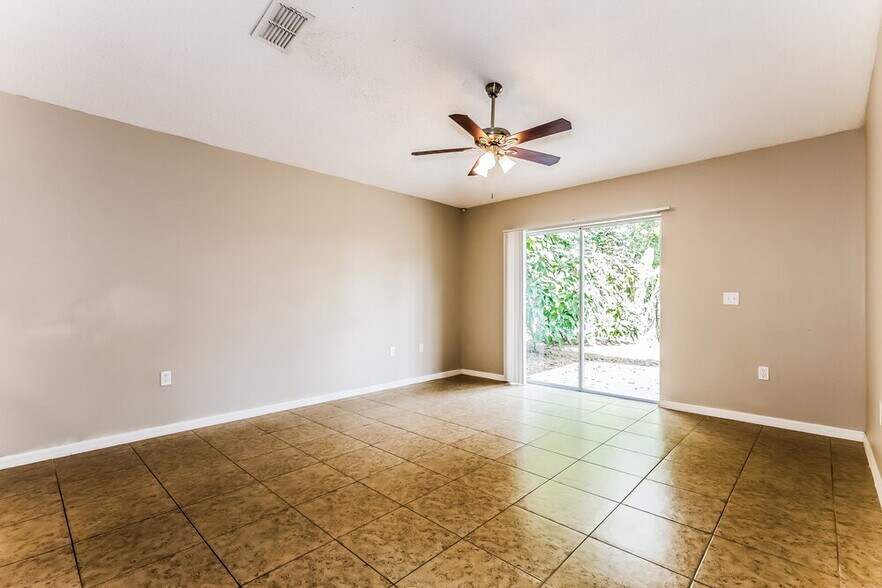 Building Photo - 6922 Crown Lake Dr