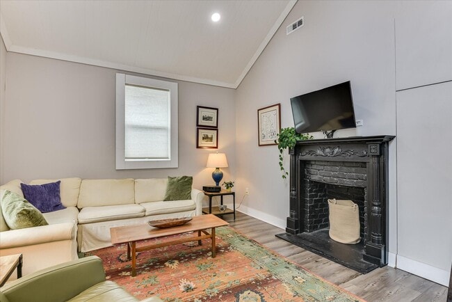 Building Photo - 116 Edgefield Ave NW