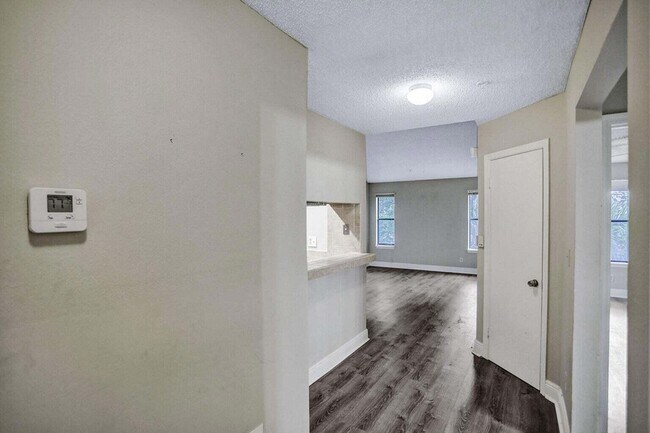 Building Photo - 2301 N Congress Ave