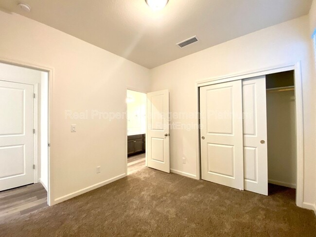 Building Photo - 4137 Beverly Ave