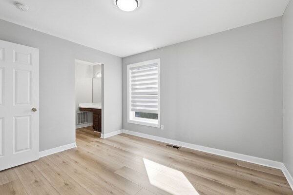 Building Photo - 943 Earley Lake Curve