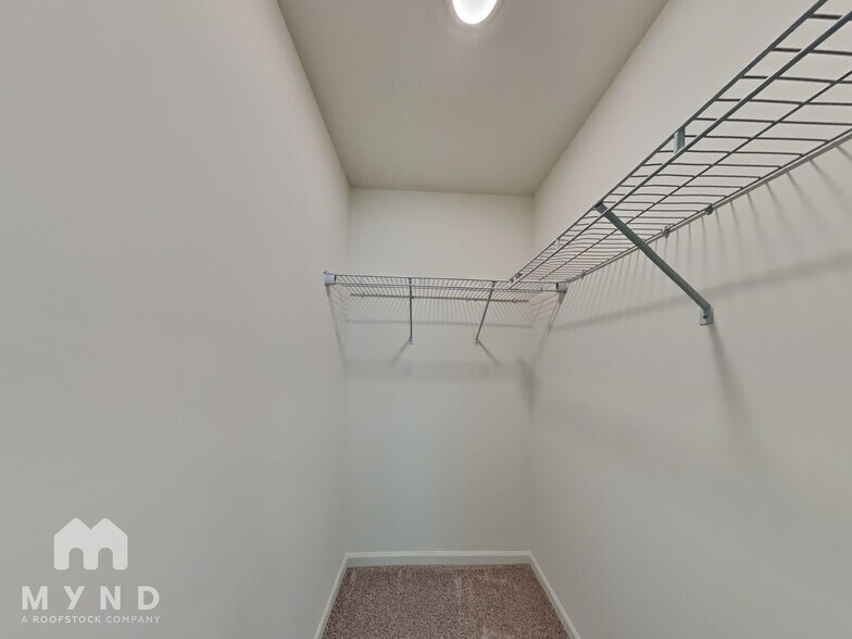 Building Photo - 1140 Centerview Dr