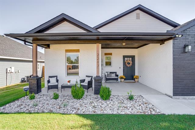 Building Photo - 2217 Forest Hill Ln