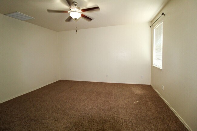Building Photo - 11285 Bullseye St