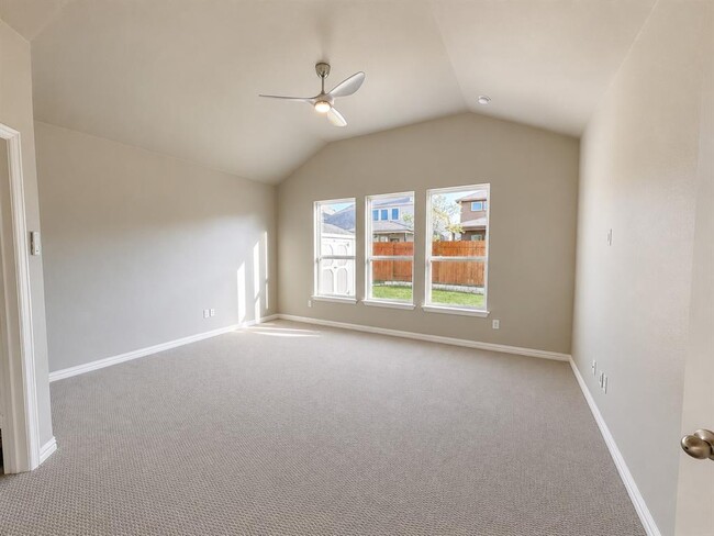 Building Photo - 604 Vista Gardens Dr