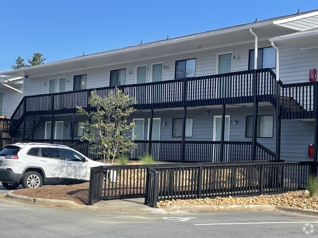 Building Photo - Pepper Tree Apartments