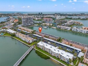 Building Photo - 7540 Bay Island Dr S