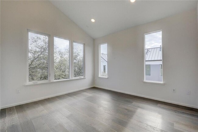 Building Photo - 3100 Menchaca Rd