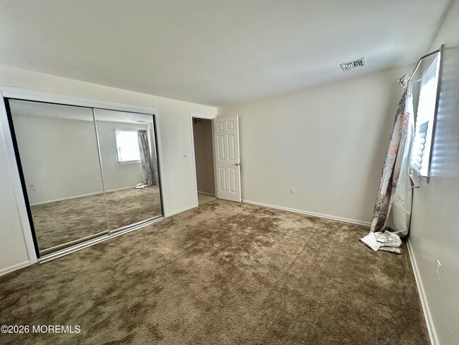 Building Photo - 382 W Park Ave