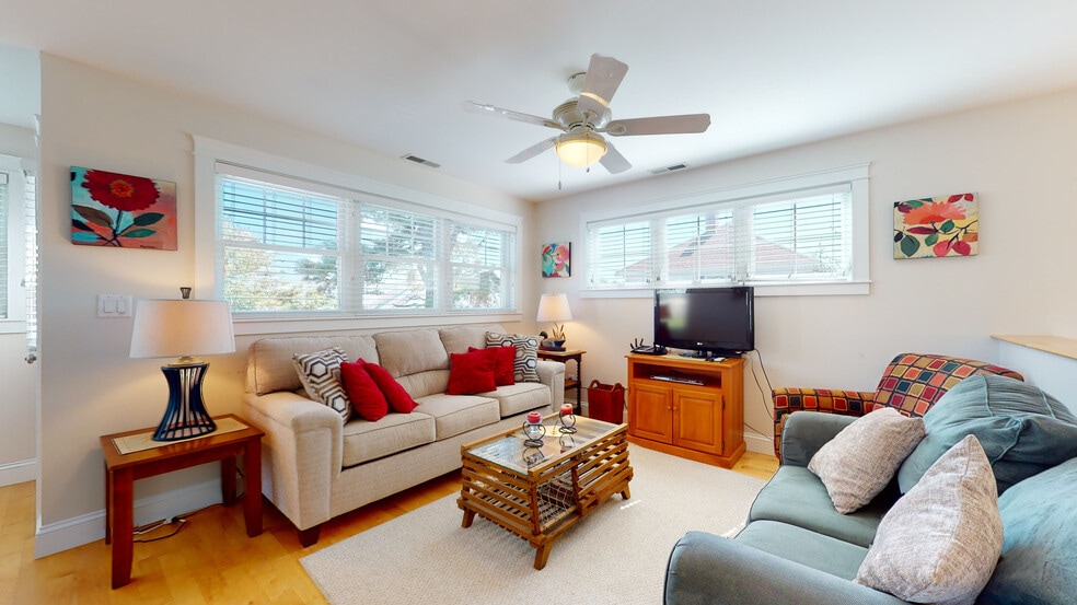 Building Photo - 1 Sea Rose Ln