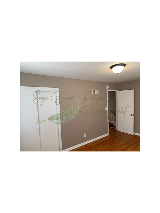 Building Photo - 2 STORY DUPLEX!!!