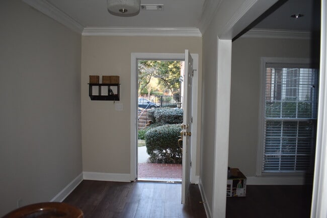 Building Photo - 23 Mt Vernon Cir