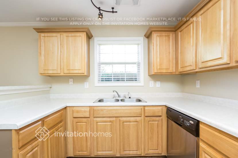 Building Photo - 6582 Grand Hickory Dr