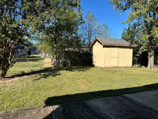 Building Photo - $1,900.00 MOVE-IN-SPECIAL