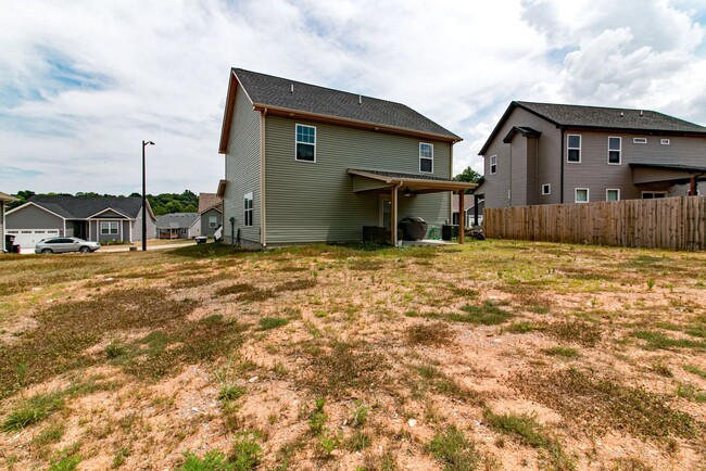 Building Photo - 210 Geneva Ln