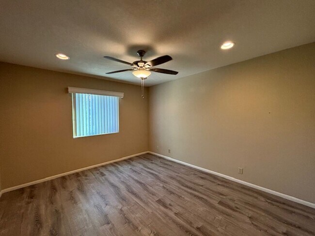 Building Photo - 276 Lake Havasu Ave