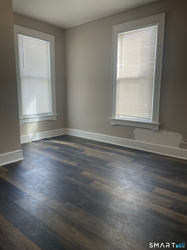 Building Photo - 227 Arctic St