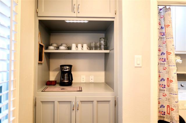 Building Photo - 3000 Townbluff Dr