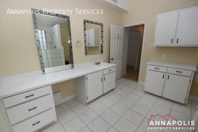 Building Photo - 708 Harness Creek View Dr