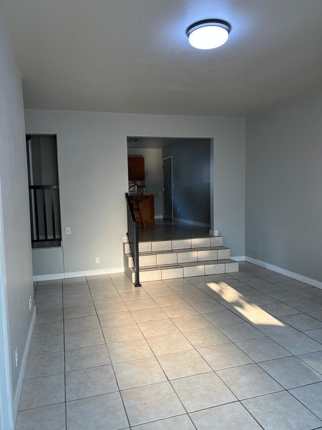 Building Photo - 821 SW Bade Ave