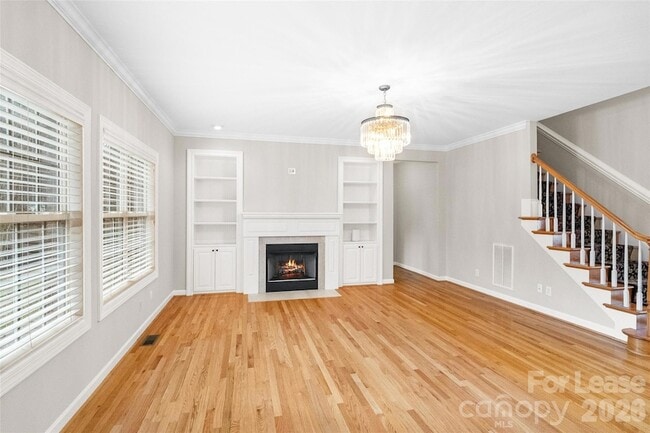 Building Photo - 704 Deercross Ln