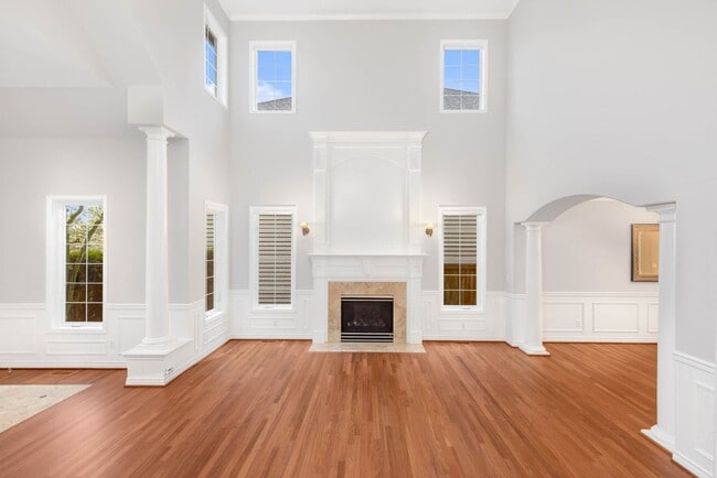 Building Photo - Stunning Sammamish Home, this home is a lifestyle!!