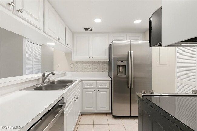 Building Photo - 27 Greenbrier St