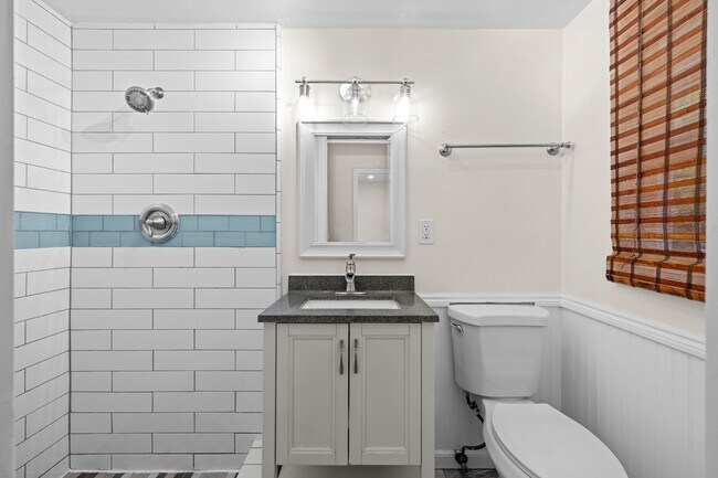 Building Photo - 5529 Dorothy Dr