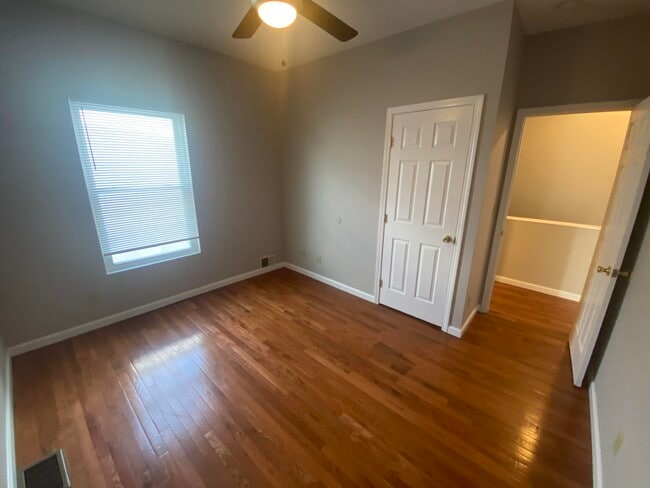 Building Photo - 422 Hodge St