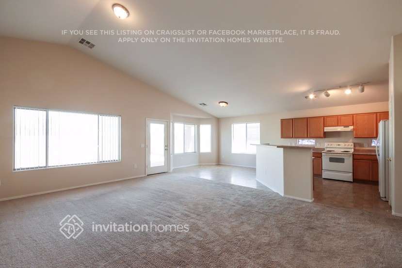 Building Photo - 11174 W Chase Dr