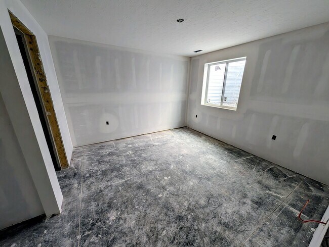 Building Photo - 128 Kelly Dr