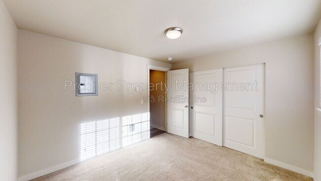 Building Photo - 2301 S 74th St