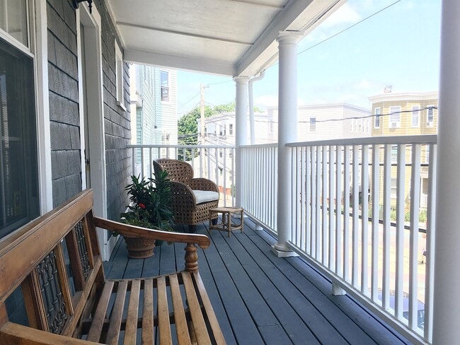 Building Photo - 52 Dimick St