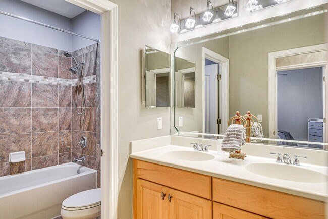 Building Photo - 25 Riverview Bend N