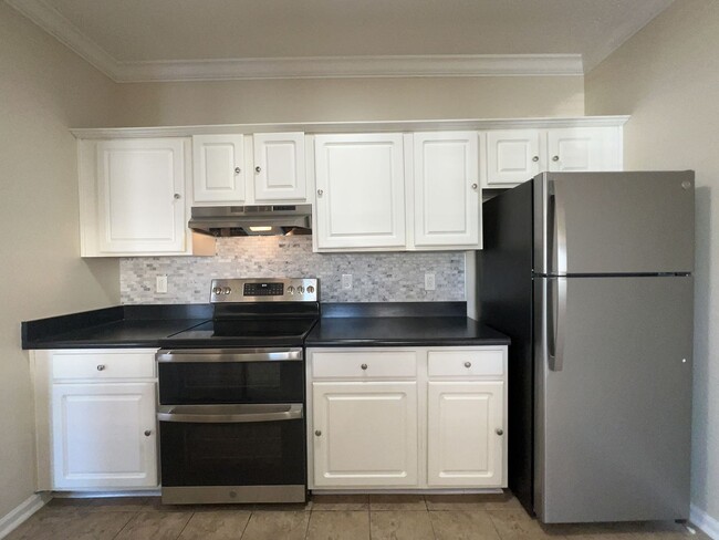 Building Photo - Convenient Newly Remodeled Condo