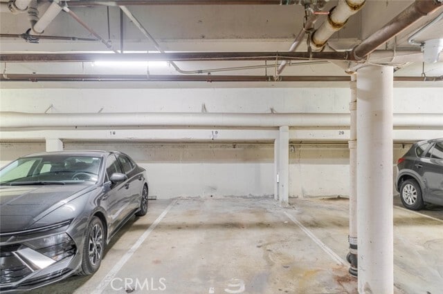 Building Photo - 13543 Moorpark St