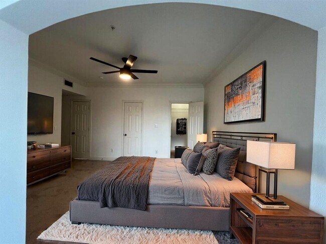 Building Photo - ** Get $500 off your move-in costs! Valid for new leases with a start date in 2025 **