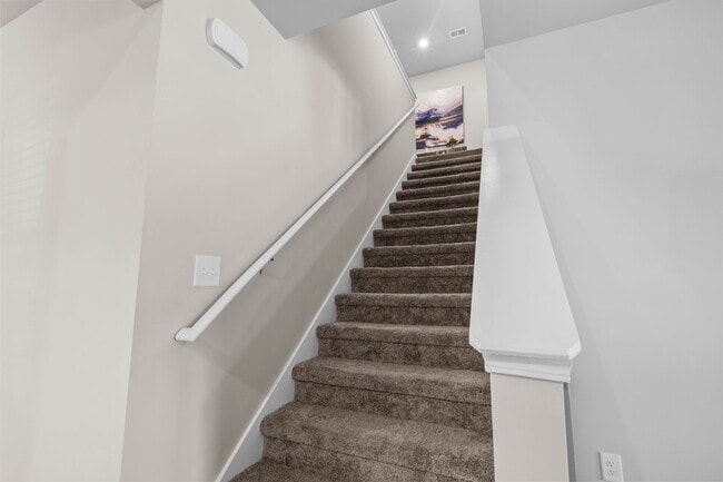Building Photo - 1518 Valley Brook Dr SW