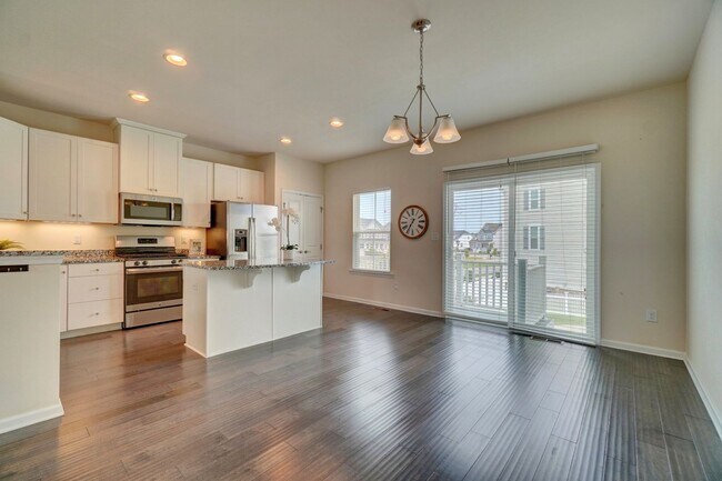 Building Photo - READY 08-17-26l!! A 3-Bedroom Townhome w/Garage in Culpepper Landing! Community Pool, Dog Park, P...