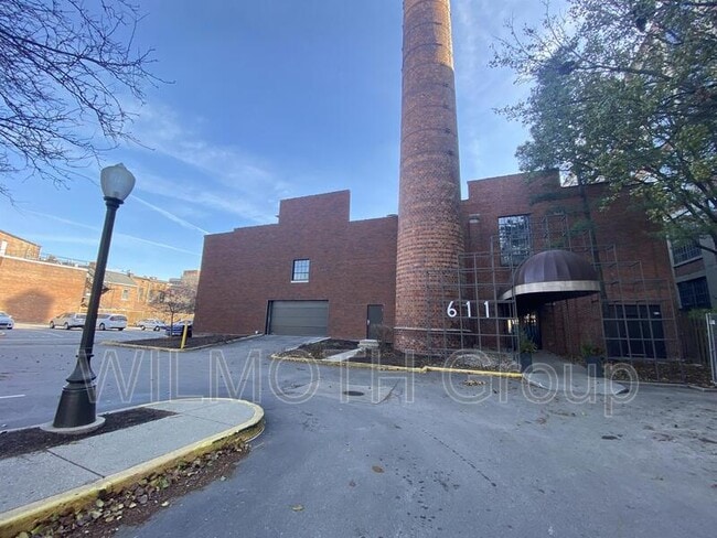 Primary Photo - 611 N Park Ave
