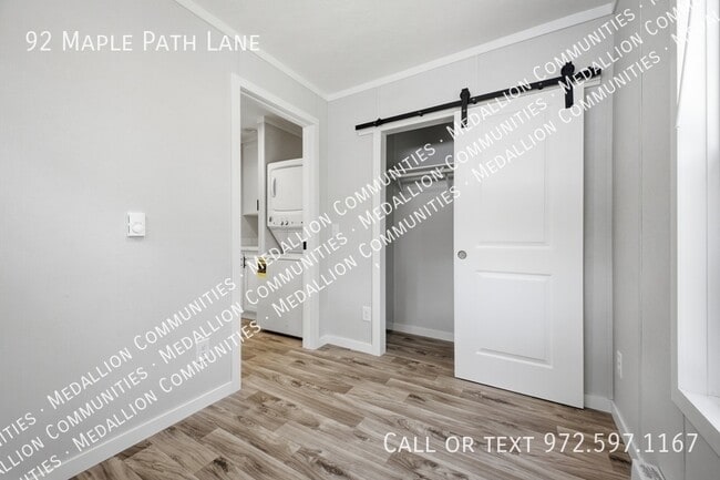 Building Photo - 92 Maple Path Ln