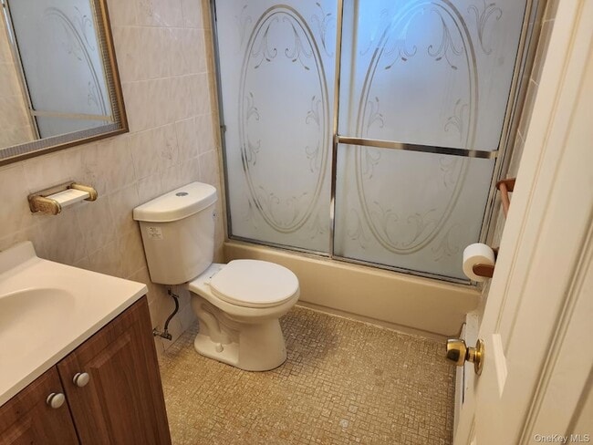 Building Photo - 1570 Kenneth Ave