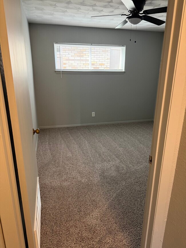 Building Photo - Pine Street Terrace